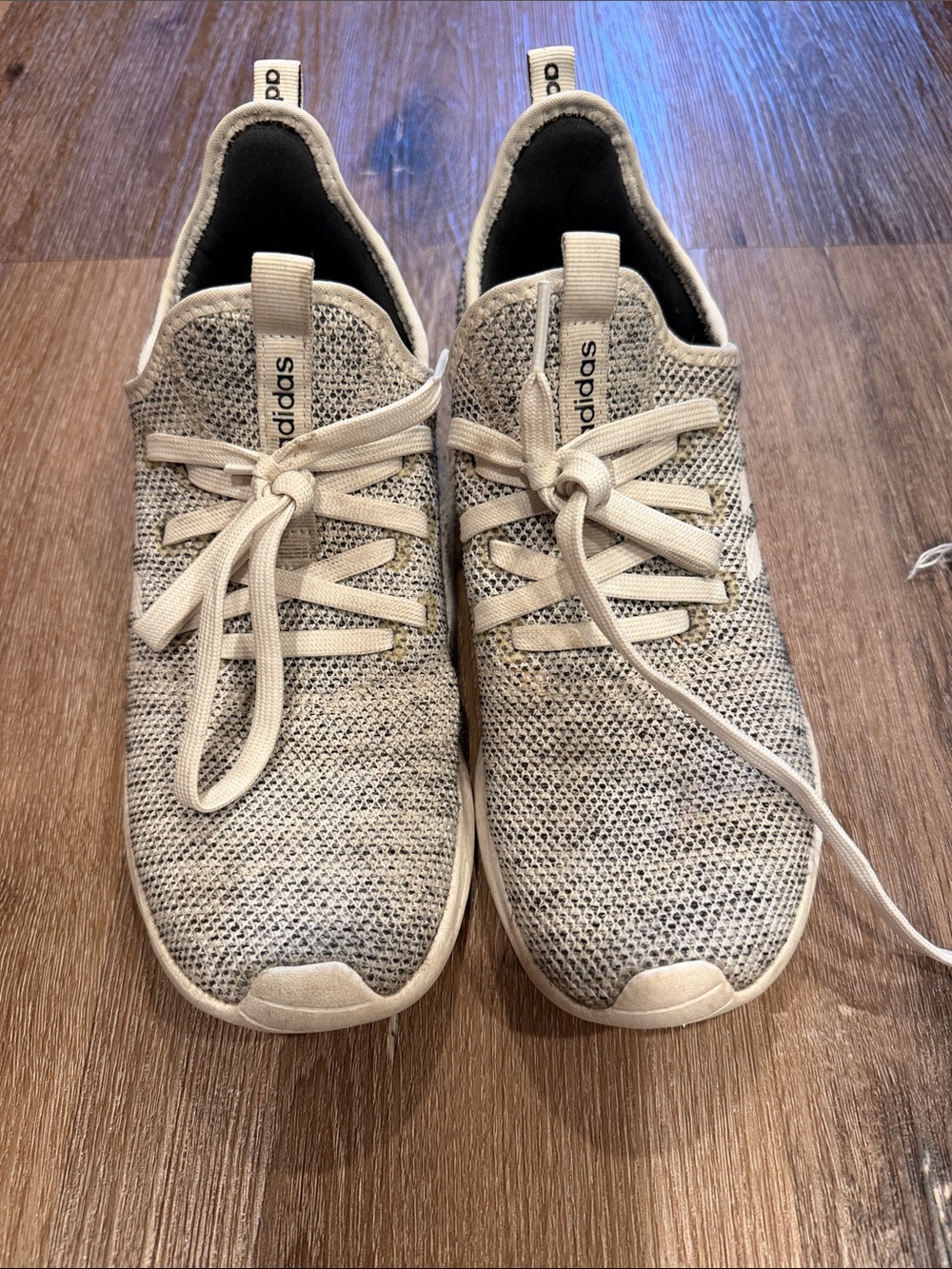 adidas women’s 8.5 grey white Knit Slip-On Sneakers